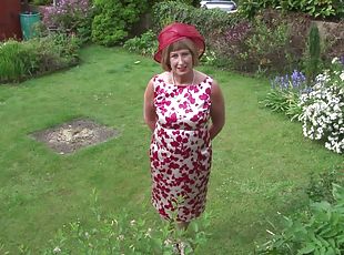 Granny Dress Outdoor Porno Pic Granny Dress Outdoor Porno Pic