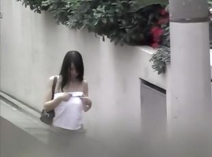 Mall sharking video of some very attractive slim Japanese girl